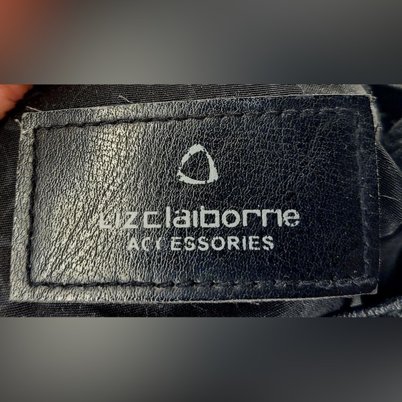 Liz Claiborne Shoulder Bag - Black - Stylish and Functional -EUC with Small Flaw - Picture 14 of 15